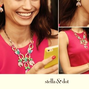 Stella & Dot Tropicana Statement Necklace